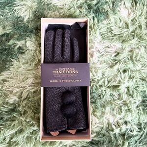 Grey women’s Heritage traditions gloves